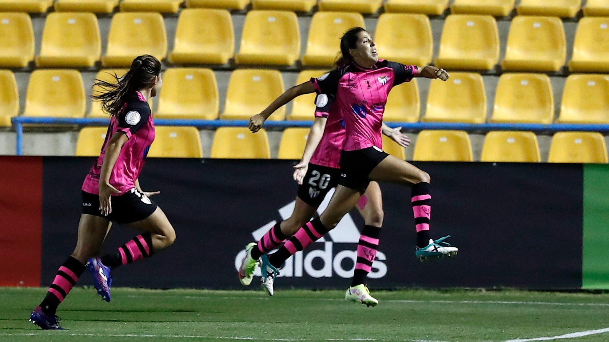 Fútbol Femenino: Ojeda mete al Sporting de Huelva en la final de Copa | - yosisedefutbol: Tu blog de fútbol, fútbol femenino y fútbol sala