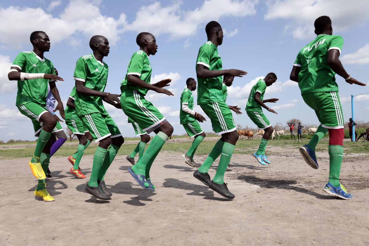 En Sudán del Sur, desgarrado por la guerra, los jóvenes se unen en torno al  fútbol | Acción contra el Hambre